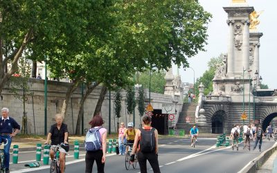 Non au retour des voitures sur les berges de la Seine à Paris. Oui au renforcement accéléré du réseau de bus.